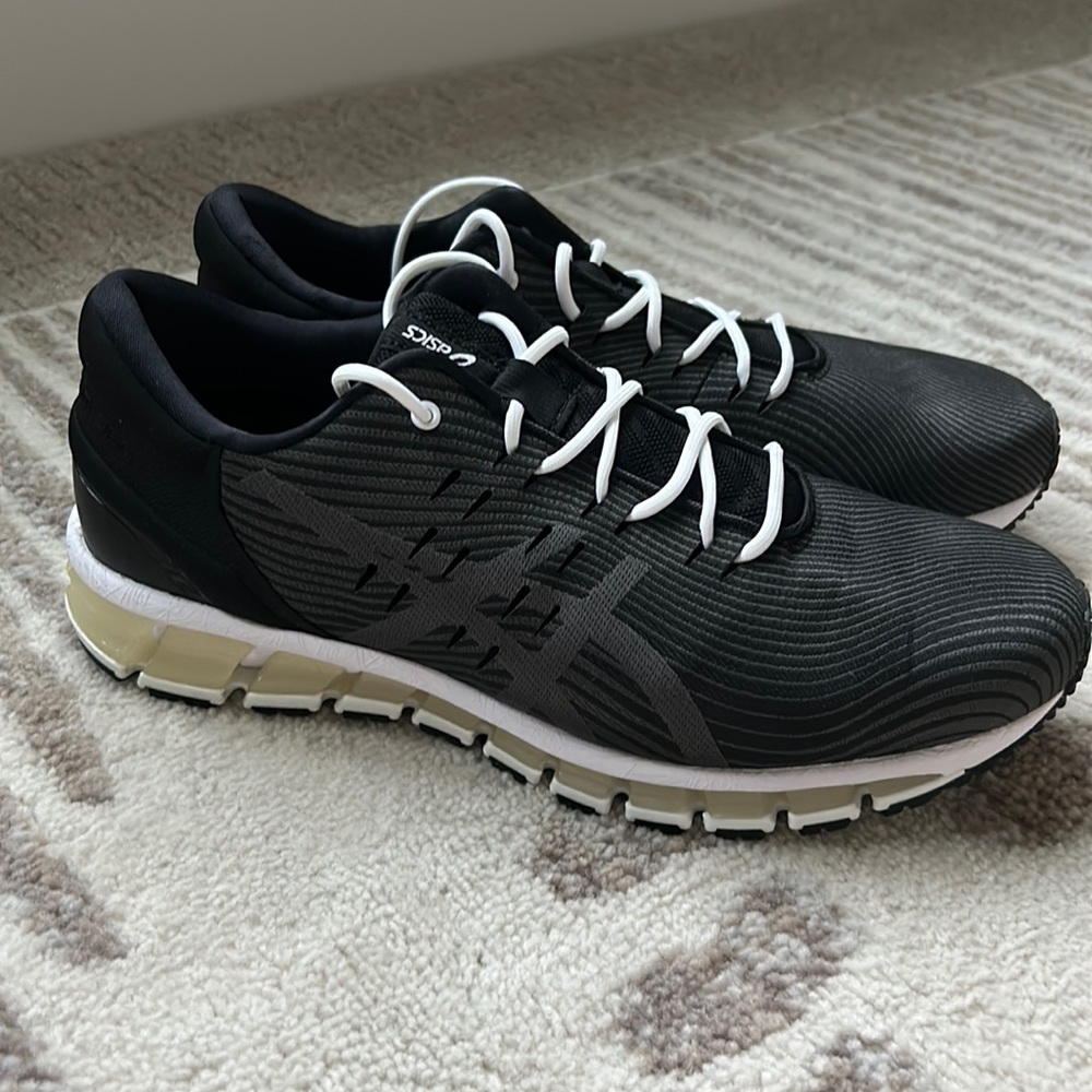 ASICS men’s sneakers